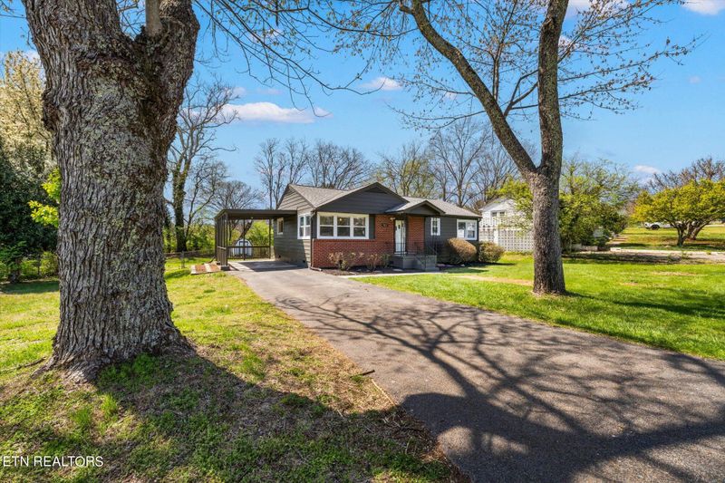 5641 Davida Rd, Knoxville, TN 37912