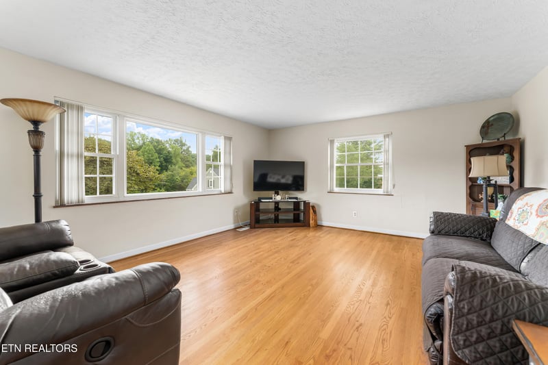 5649 Harriman Hwy, Oliver Springs, TN 37840