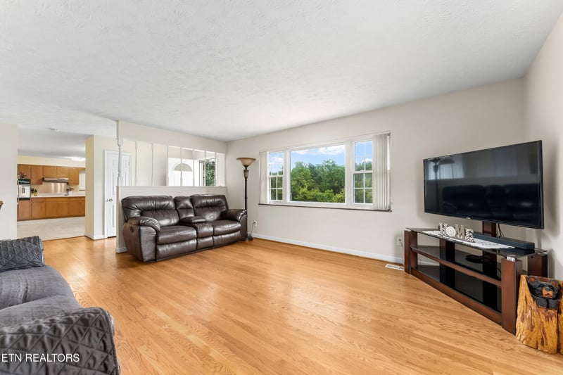5649 Harriman Hwy, Oliver Springs, TN 37840