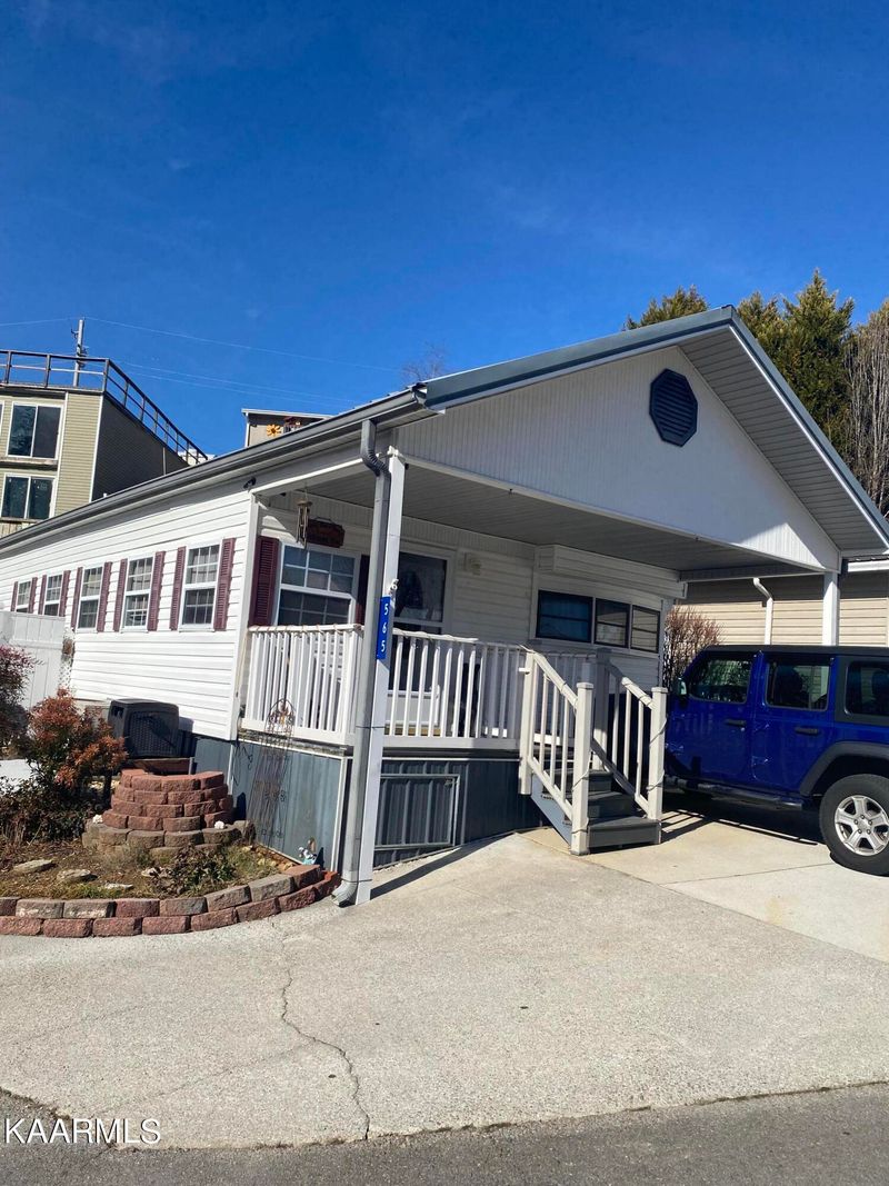 565 Flamingo Cir, Townsend, TN 37882
