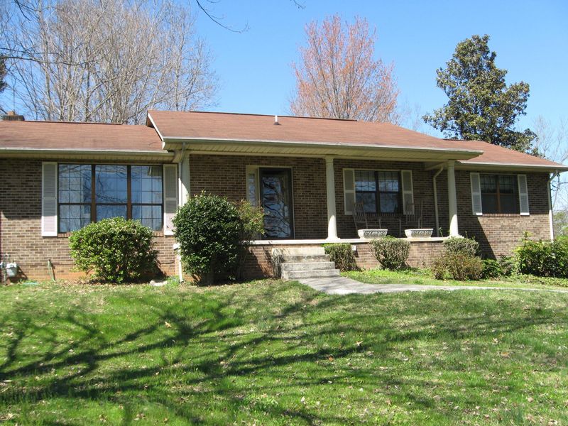 565 Goans Ave, Clinton, TN 37716