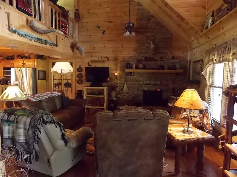 565 Hendrix Way, Lenoir City, TN 37771