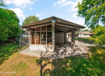 565 Hillcrest Cir, Etowah, TN 37331