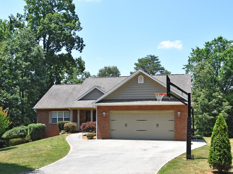 565 Illinois Ave, Seymour, TN 37865