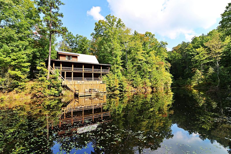 565 John J Smith Rd, Oneida, TN 37841