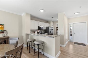 565 Rarity Bay Pkwy #105, Vonore, TN 37885
