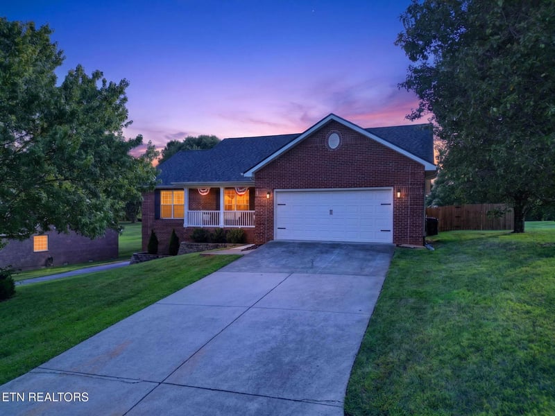 5652 J Riley West Dr, Greenback, TN 37742