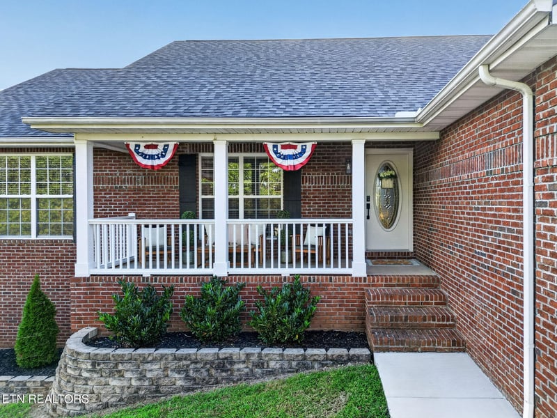 5652 J Riley West Dr, Greenback, TN 37742