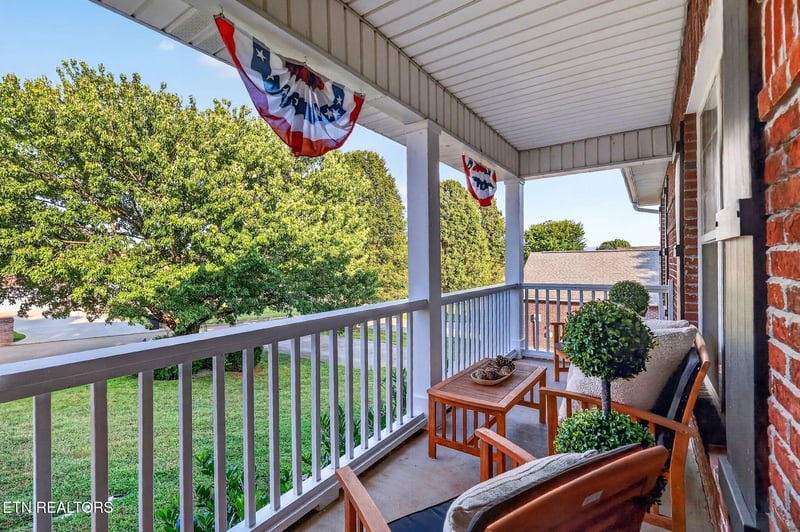 5652 J Riley West Dr, Greenback, TN 37742