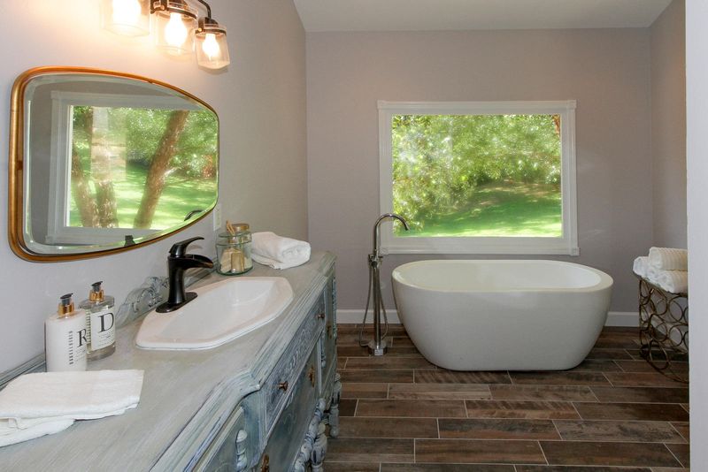 566 Mountain Shadow Ln, Maryville, TN 37803