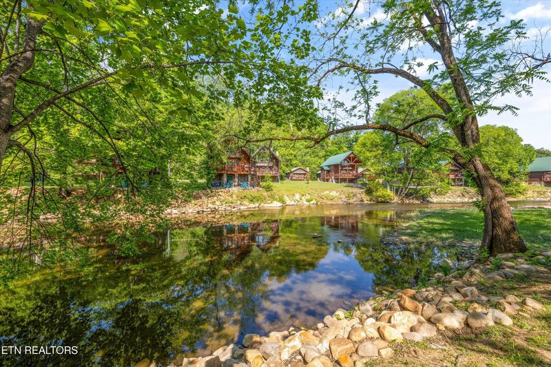 566 Tanasi Tr, Pigeon Forge, TN 37863