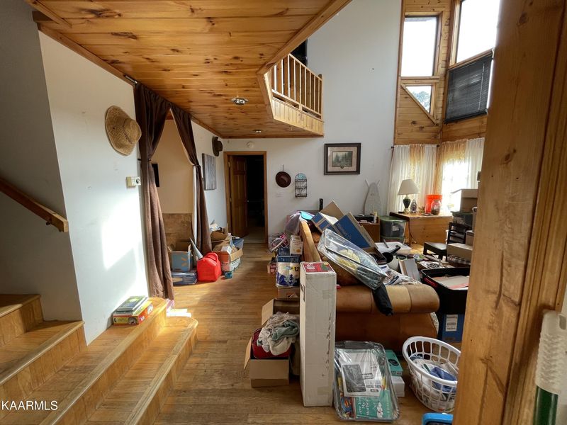 5661 Henry Town Rd, Sevierville, TN 37876