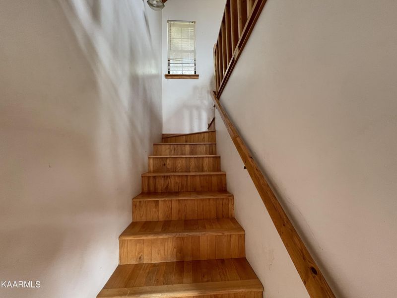 5661 Henry Town Rd, Sevierville, TN 37876