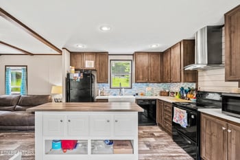 567 Jeffers Rd, Huntsville, TN 37756