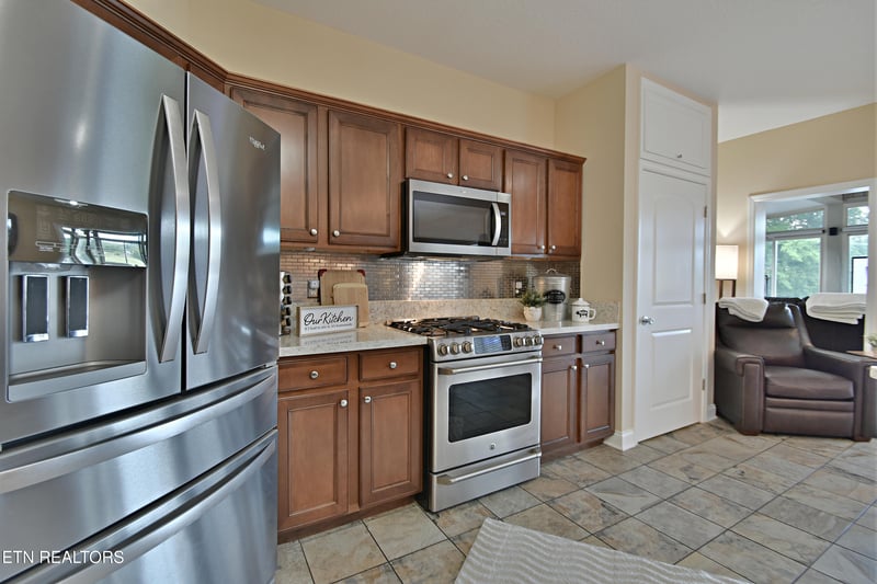 5675 Autumn Creek Dr, Knoxville, TN 37924