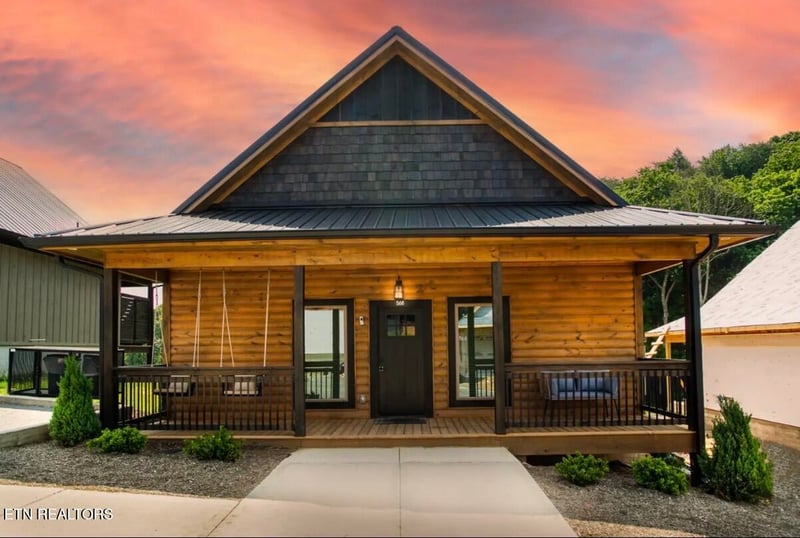 568 Warbonnet Way, Pigeon Forge, TN 37863