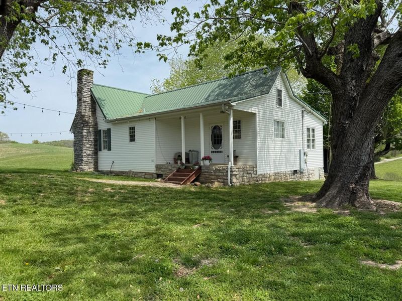 569 Callaway Rd, Rutledge, TN 37861