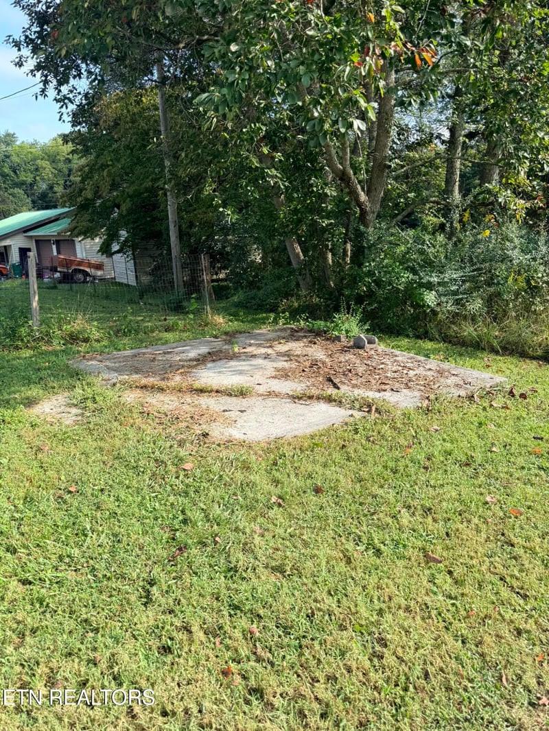 569 Carr Wynn Rd, Lafollette, TN 37766