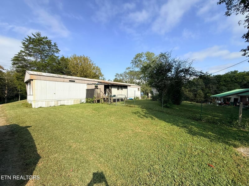 569 Carr Wynn Rd, Lafollette, TN 37766