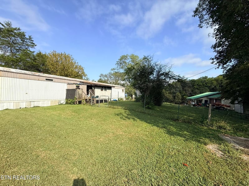 569 Carr Wynn Rd, Lafollette, TN 37766