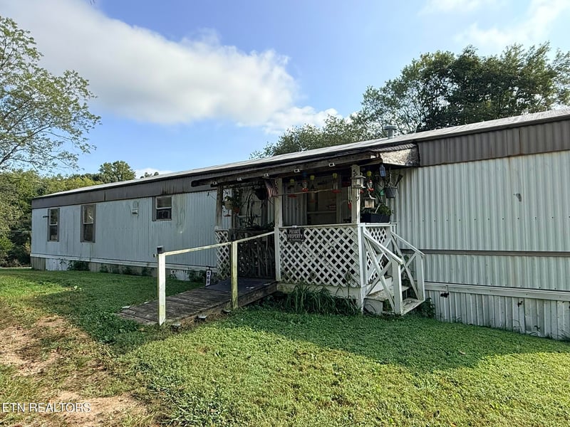 569 Carr Wynn Rd, Lafollette, TN 37766