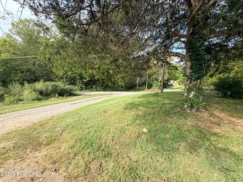 569 Carr Wynn Rd, Lafollette, TN 37766