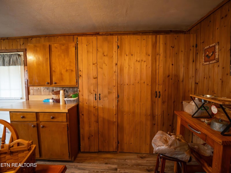 5699 Nashville Hwy, Deer Lodge, TN 37726