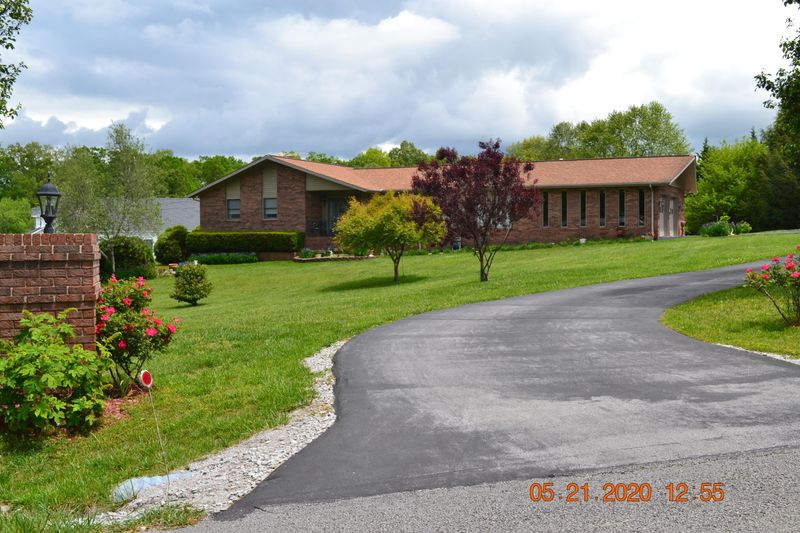 57 Oakley Dr, Crossville, TN 38555