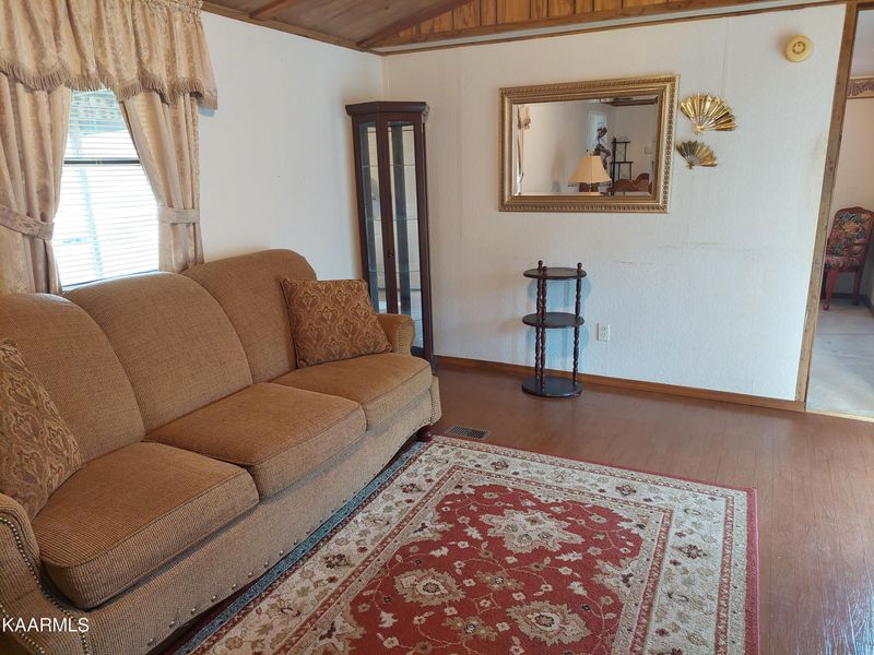 570 Disco Loop Rd, Friendsville, TN 37737