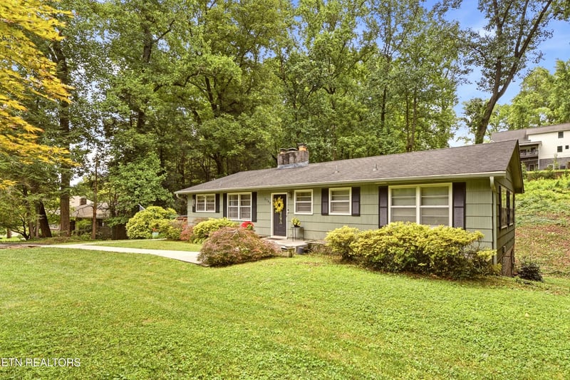 5700 Green Valley Dr, Knoxville, TN 37914