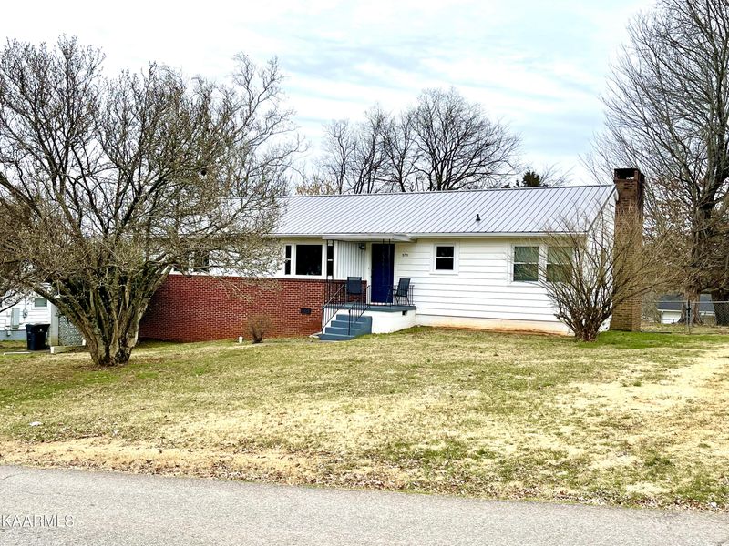 5701 Davida Rd, Knoxville, TN 37912