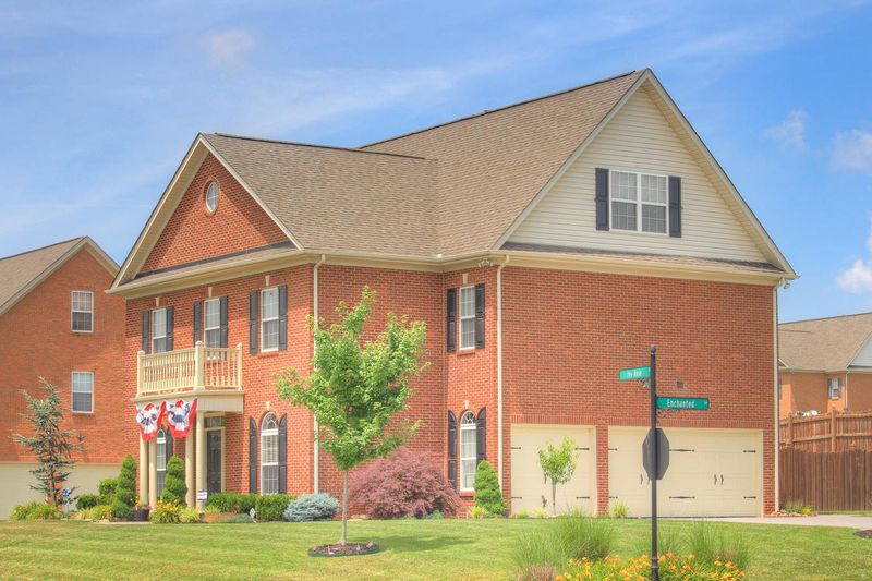 5701 Enchanted Ln, Knoxville, TN 37918