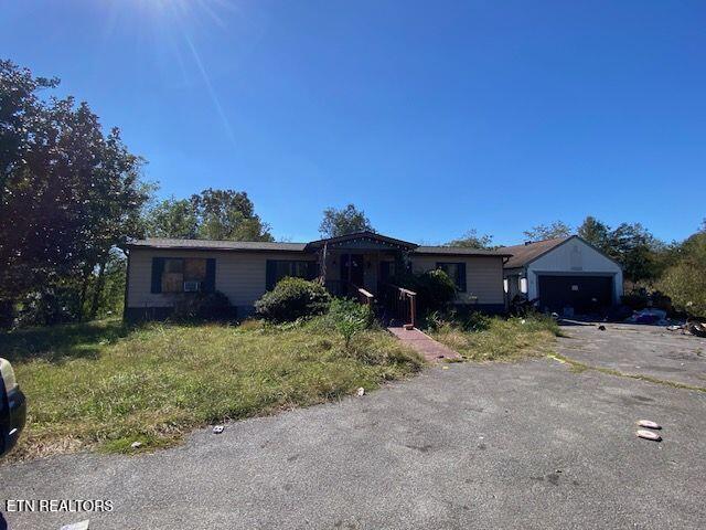 5701 Roberts Rd, Corryton, TN 37721