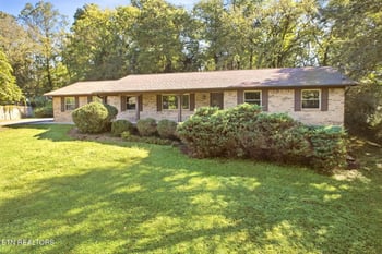 5704 Crestwood Dr, Knoxville, TN 37914