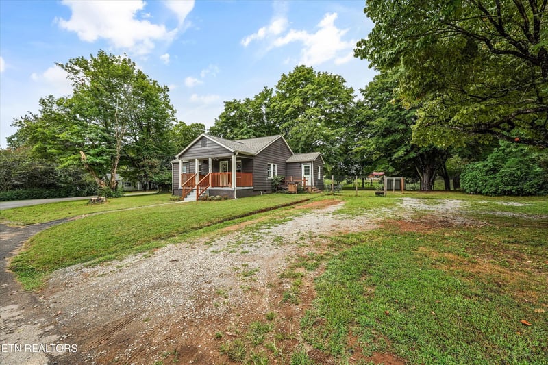 5704 Woodale Dr, Knoxville, TN 37912