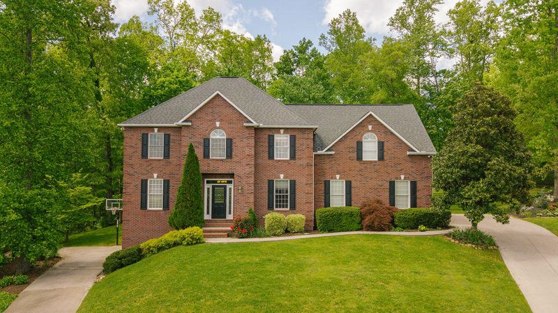 5705 Attleboro Dr, Powell, TN 37849