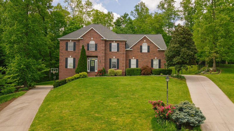 5705 Attleboro Dr, Powell, TN 37849