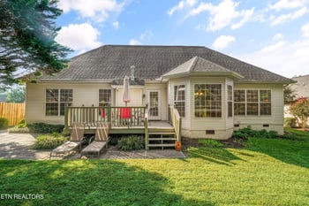 5705 Rhyne Cove Ln, Knoxville, TN 37931