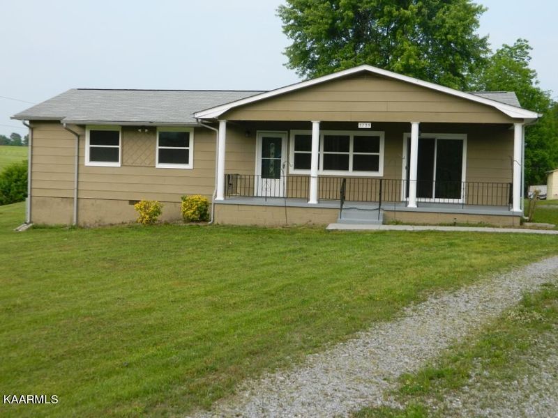 5705 Roberts Rd, Corryton, TN 37721