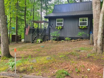 5705 S Hilltop Dr, Tallassee, TN 37878