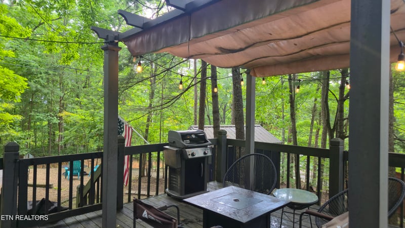 5705 S Hilltop Dr, Tallassee, TN 37878