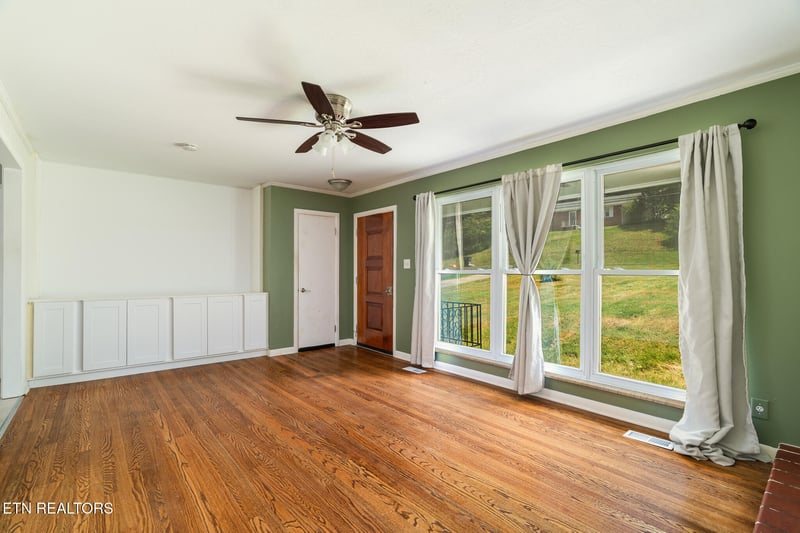 5705 Wassman Rd, Knoxville, TN 37912