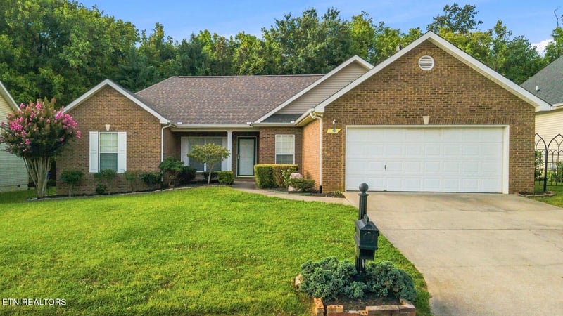 5709 Rhyne Cove Ln, Knoxville, TN 37931