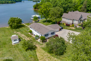 571 Anglers Cove Rd, Kingston, TN 37763