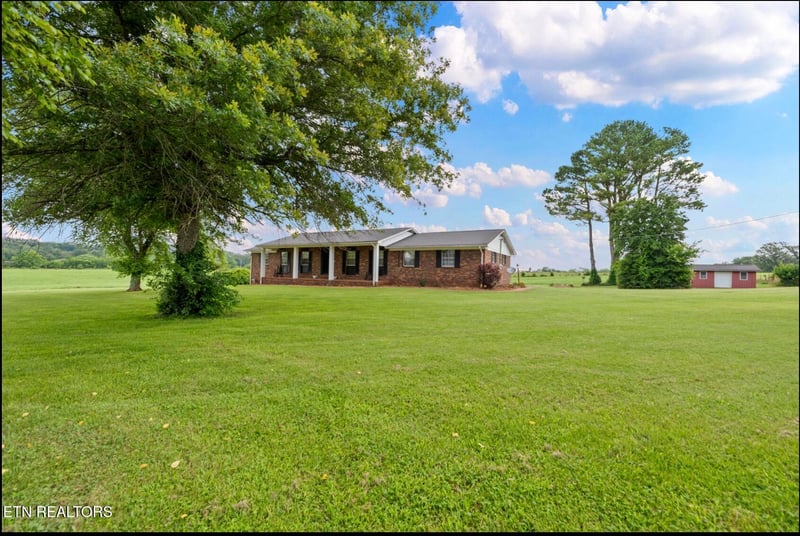 571 Calhoun Dr, Greenback, TN 37742