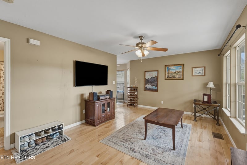 5712 Aster Rd, Knoxville, TN 37918