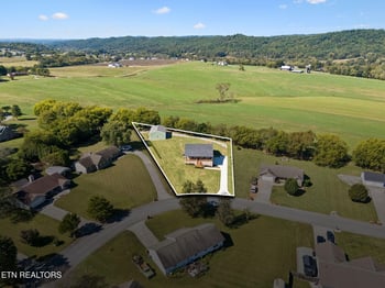 5713 Quail Run Dr, Maryville, TN 37804