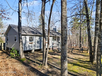 5713 Sharon Ln, Tallassee, TN 37878