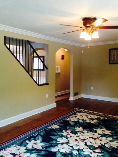 5717 NW Wooddale Dr, Knoxville, TN 37912