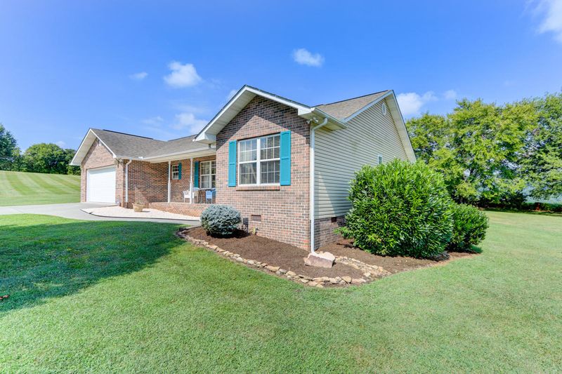 5717 Quail Run Dr, Maryville, TN 37804